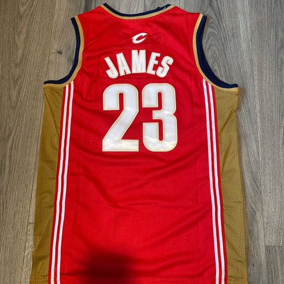 Lebron James Cleveland Cavaliers Jersey - Picture 2 of 4